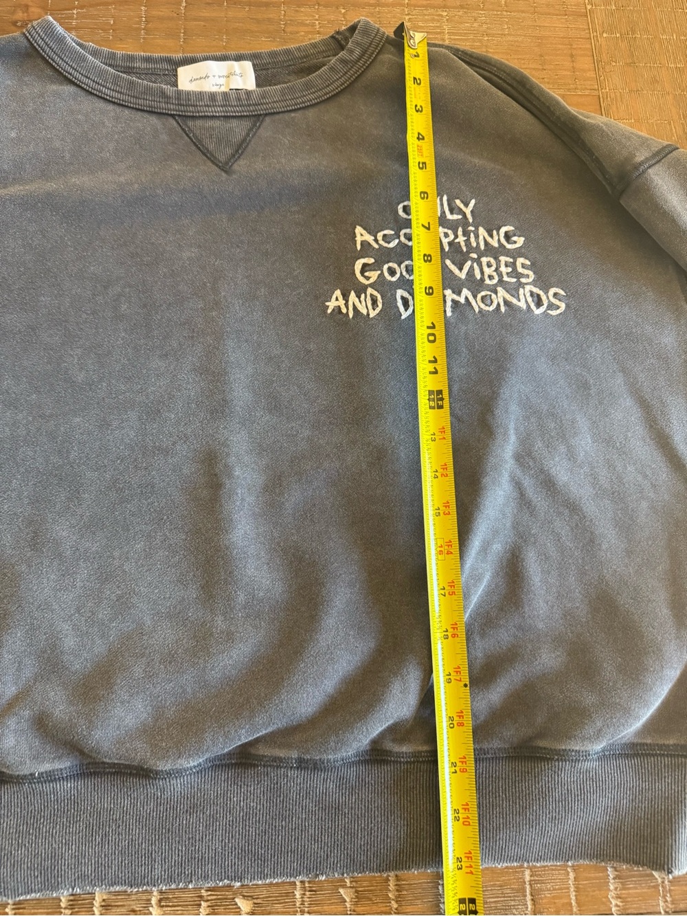 Diamonds and Sweatshirts size XL - Picture 5 of 10